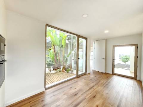 Excelente moradia T4, piscina e amplo jardim, em Peniche