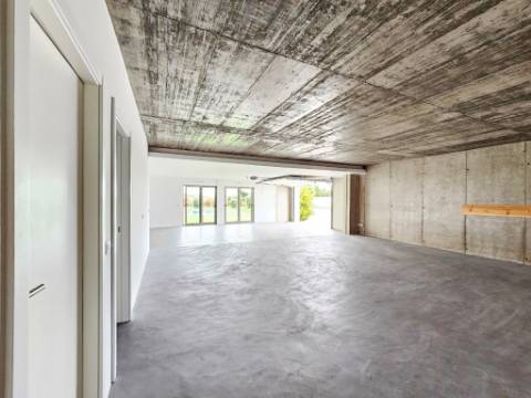 Excelente moradia T4, piscina e amplo jardim, em Peniche