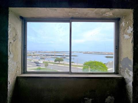 Apartamento T5 duplex, frente marina, na Figueira da Foz