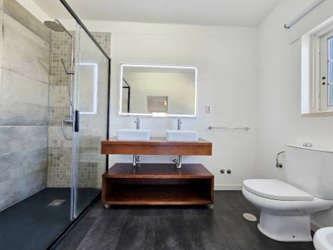 Moradia T4 com piscina, no Estoril, Cascais