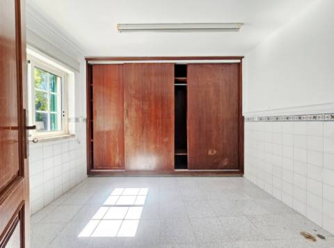 Moradia T4 com piscina, no Estoril, Cascais