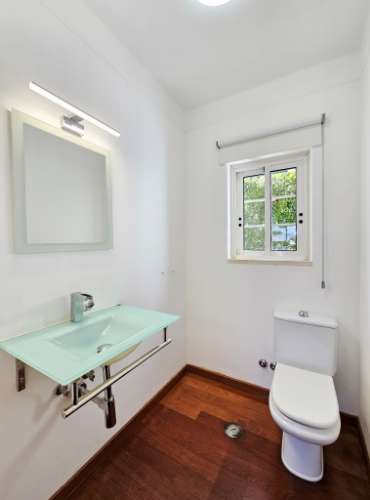 Moradia T4 com piscina, no Estoril, Cascais