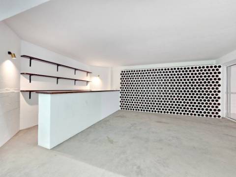 Moradia T4 com piscina, no Estoril, Cascais