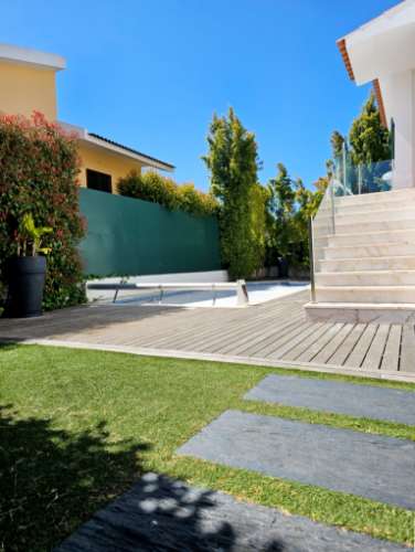 Moradia T4 com piscina, no Estoril, Cascais