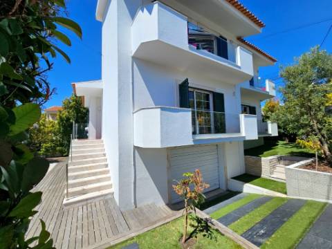 Moradia T4 com piscina, no Estoril, Cascais