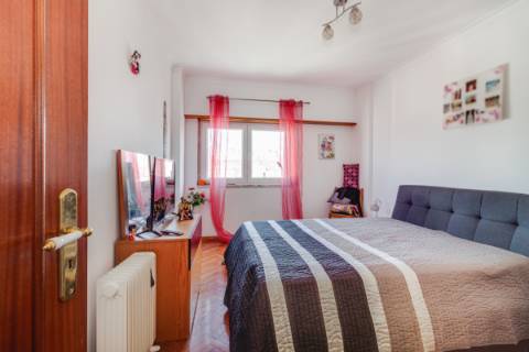Apartamento T2 em Santa Iria da Azóia