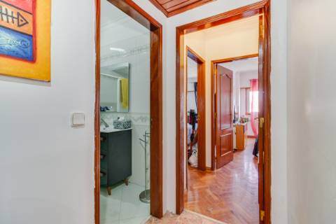 Apartamento T2 em Santa Iria da Azóia