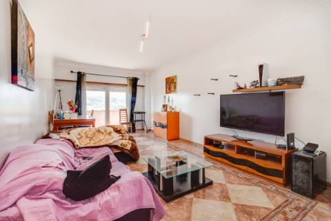 Apartamento T2 em Santa Iria da Azóia