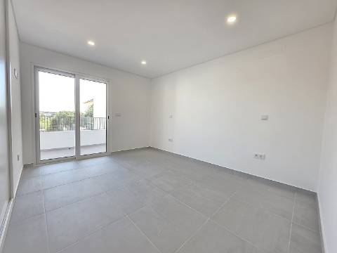 Moradia T3 em Tavira - Conforto e Modernidade.