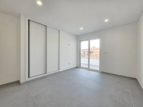 Moradia T3 em Tavira - Conforto e Modernidade.