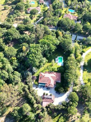Quinta de 10154m2 com moradia T5 e piscina, na Herdade Zambujeiro, Santo Estêvão