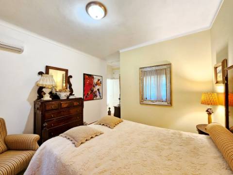 Quinta de 10154m2 com moradia T5 e piscina, na Herdade Zambujeiro, Santo Estêvão
