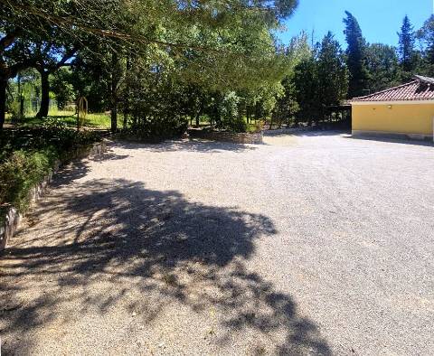 Quinta de 10154m2 com moradia T5 e piscina, na Herdade Zambujeiro, Santo Estêvão