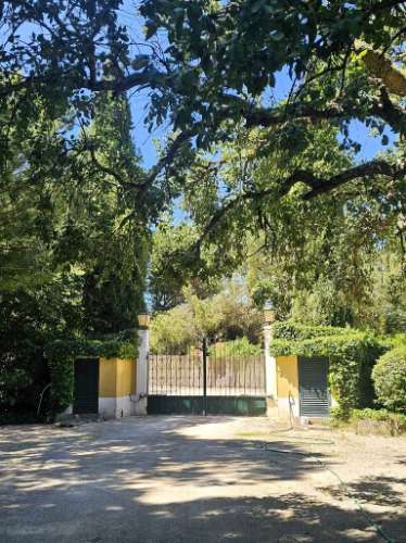 Quinta de 10154m2 com moradia T5 e piscina, na Herdade Zambujeiro, Santo Estêvão