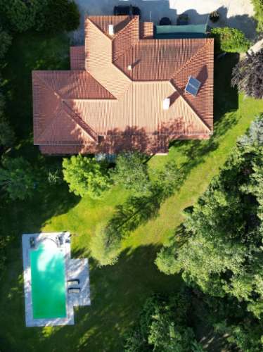 Quinta de 10154m2 com moradia T5 e piscina, na Herdade Zambujeiro, Santo Estêvão