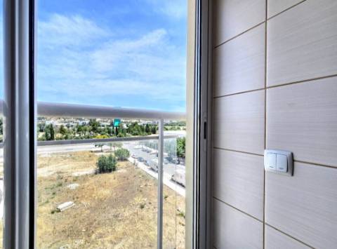 Espaçoso apartamento T3, com parqueamento, junto centro de Loulé, Algarve