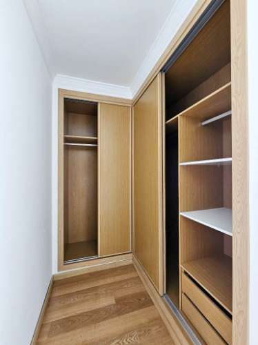 Espaçoso apartamento T3, com parqueamento, junto centro de Loulé, Algarve