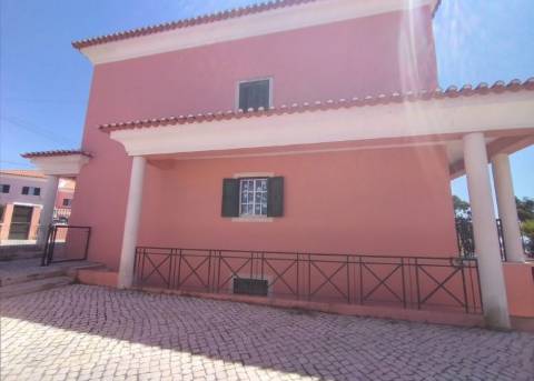 Moradia T5 Bi-familiar em Albarraque, Rio de Mouro
