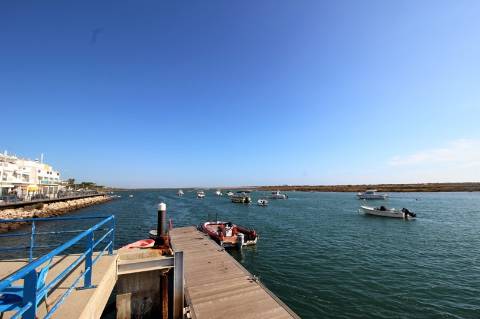 Moradia Algarvia Renovada a Poucos Passos da Ria e da Praia de Cabanas de Tavira