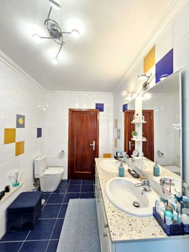 Excelente moradia T4 + 2 com piscina e jardins na Serra Del Rei, Peniche