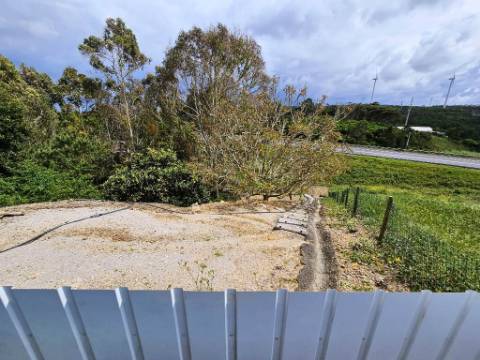 Excelente moradia T4 + 2 com piscina e jardins na Serra Del Rei, Peniche