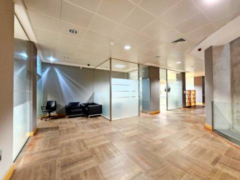 Espaçoso e requintado escritório no Centro Empresarial da Beloura, Sintra