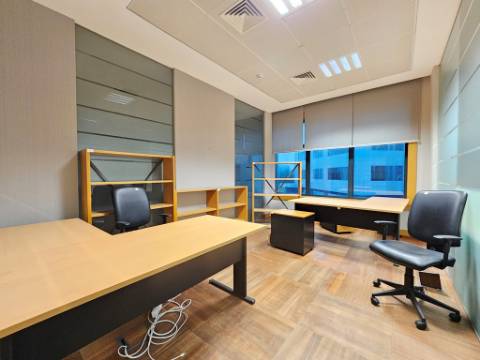 Espaçoso e requintado escritório no Centro Empresarial da Beloura, Sintra