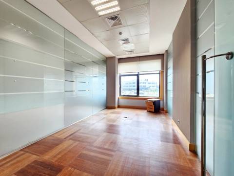 Espaçoso e requintado escritório no Centro Empresarial da Beloura, Sintra