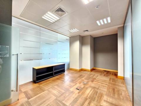 Espaçoso e requintado escritório no Centro Empresarial da Beloura, Sintra