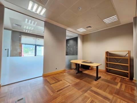 Espaçoso e requintado escritório no Centro Empresarial da Beloura, Sintra