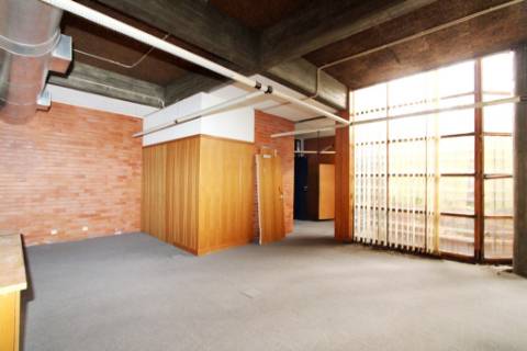 Prédio comercial e serviços, frente N2, em Alcáçovas, Évora