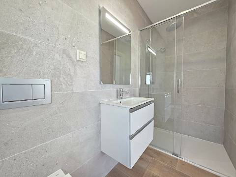 Moradia T4 com Piscina e Garagem Dupla perto do Centro de Tavira