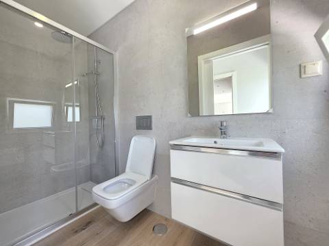 Moradia T4 com Piscina e Garagem Dupla perto do Centro de Tavira