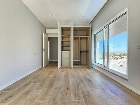 Moradia T4 com Piscina e Garagem Dupla perto do Centro de Tavira
