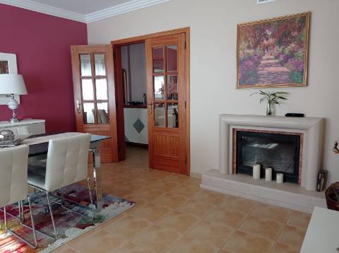 Apartamento T2, com arrecadação - Jardim da Radial - Ramada, Odivelas