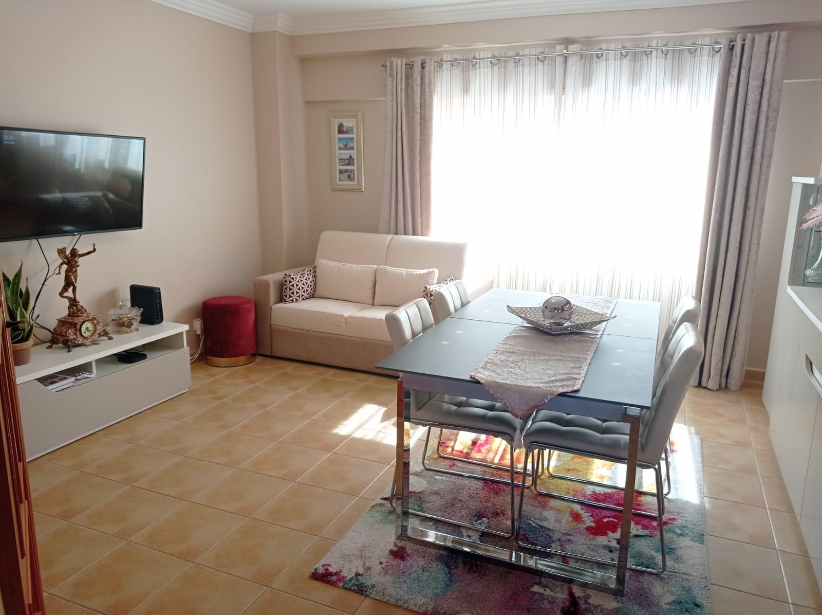 Apartamento T2, com arrecadação - Jardim da Radial - Ramada, Odivelas
