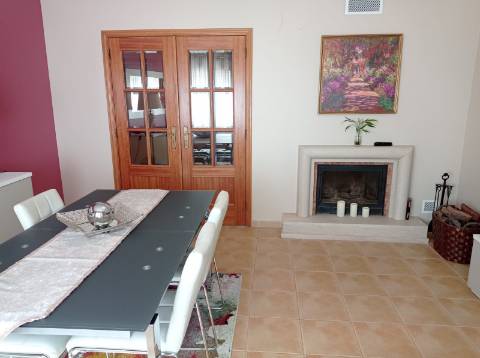 Apartamento T2, com arrecadação - Jardim da Radial - Ramada, Odivelas