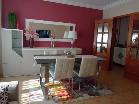 Apartamento T2, com arrecadação - Jardim da Radial - Ramada, Odivelas
