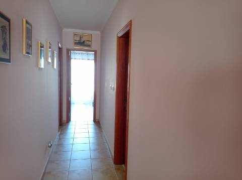 Apartamento T2, com arrecadação - Jardim da Radial - Ramada, Odivelas