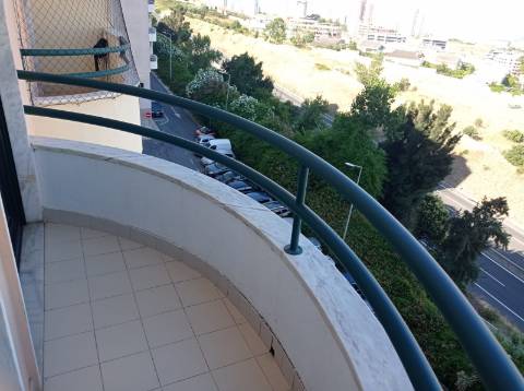 Apartamento T2, com arrecadação - Jardim da Radial - Ramada, Odivelas