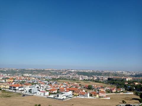 Apartamento T2, com arrecadação - Jardim da Radial - Ramada, Odivelas