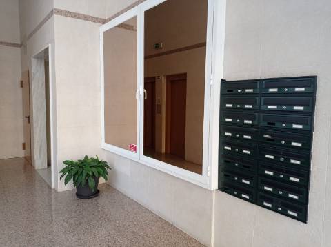 Apartamento T2, com arrecadação - Jardim da Radial - Ramada, Odivelas