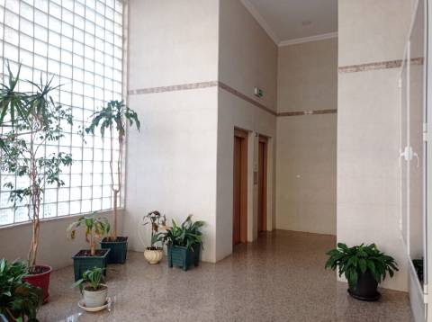 Apartamento T2, com arrecadação - Jardim da Radial - Ramada, Odivelas