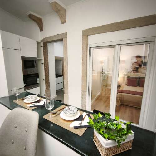 Apartamento T3 - Totalmente remodelado, em Benfica