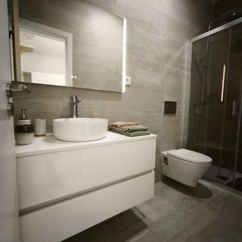Apartamento T3 - Totalmente remodelado, em Benfica