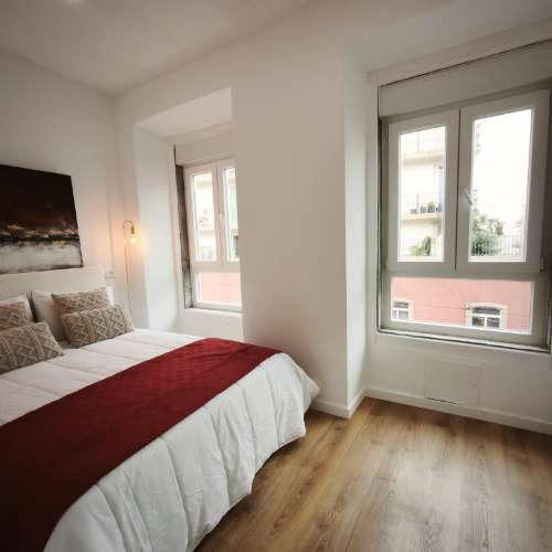 Apartamento T3 - Totalmente remodelado, em Benfica