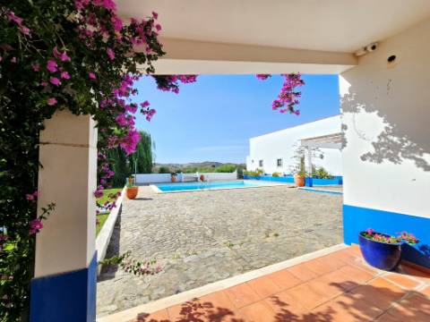 Herdade equestre com moradia T5 e piscina, 93,5ha, em Ourique, Alentejo