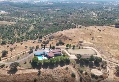 Herdade equestre com moradia T5 e piscina, 93,5ha, em Ourique, Alentejo