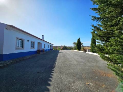 Herdade equestre com moradia T5 e piscina, 93,5ha, em Ourique, Alentejo