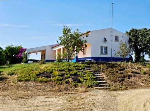 Herdade equestre com moradia T5 e piscina, 93,5ha, em Ourique, Alentejo